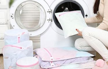 Mẹo sử dụng túi giặt quần áo đúng cách bằng máy giặt